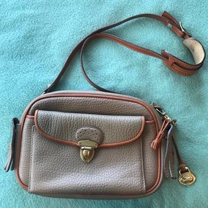 Dooney and Bourke Kitty crossbody purse